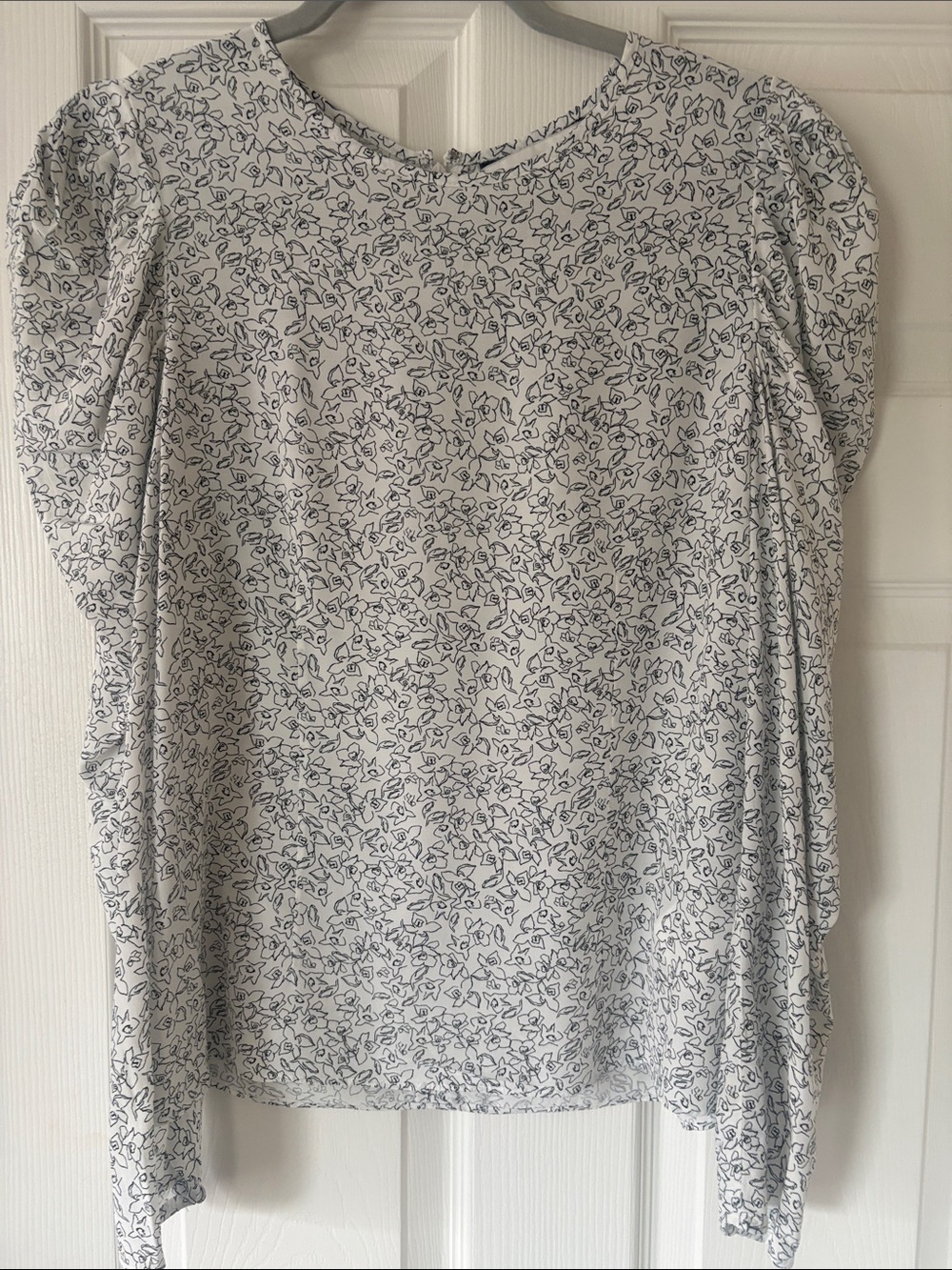 Club Monaco White Top with Navy Floral Print and Puff Sleeves